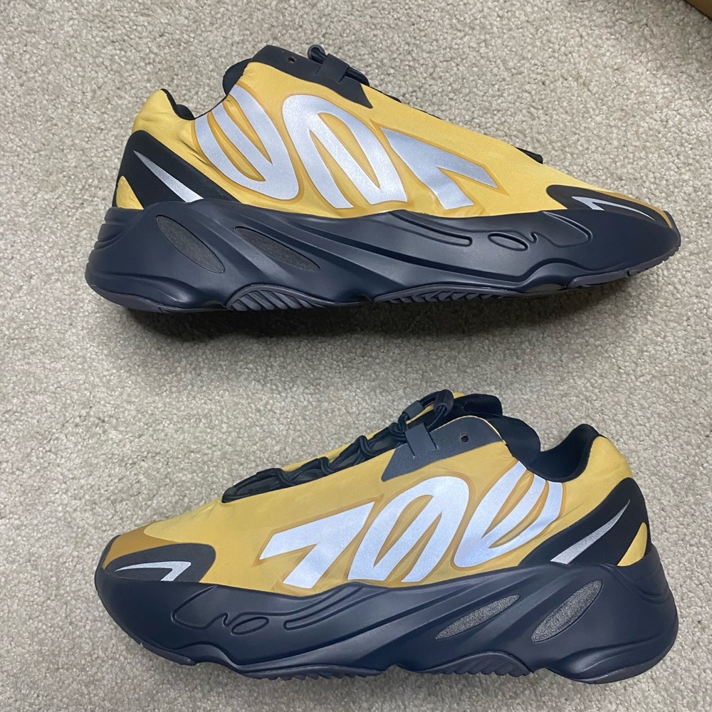 Adidas Yeezy 700 MNVN Honey Flux